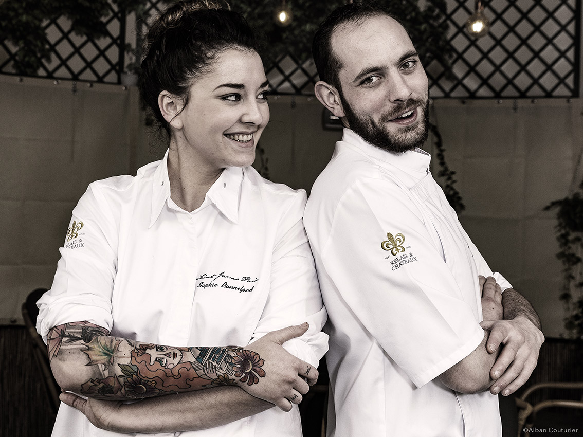 Portrait Complicité entre les amis Sophie Bonnefond et Adrien Brunet , cheffe Patissier et chef executif du Saint James Paris ©Alban Couturier