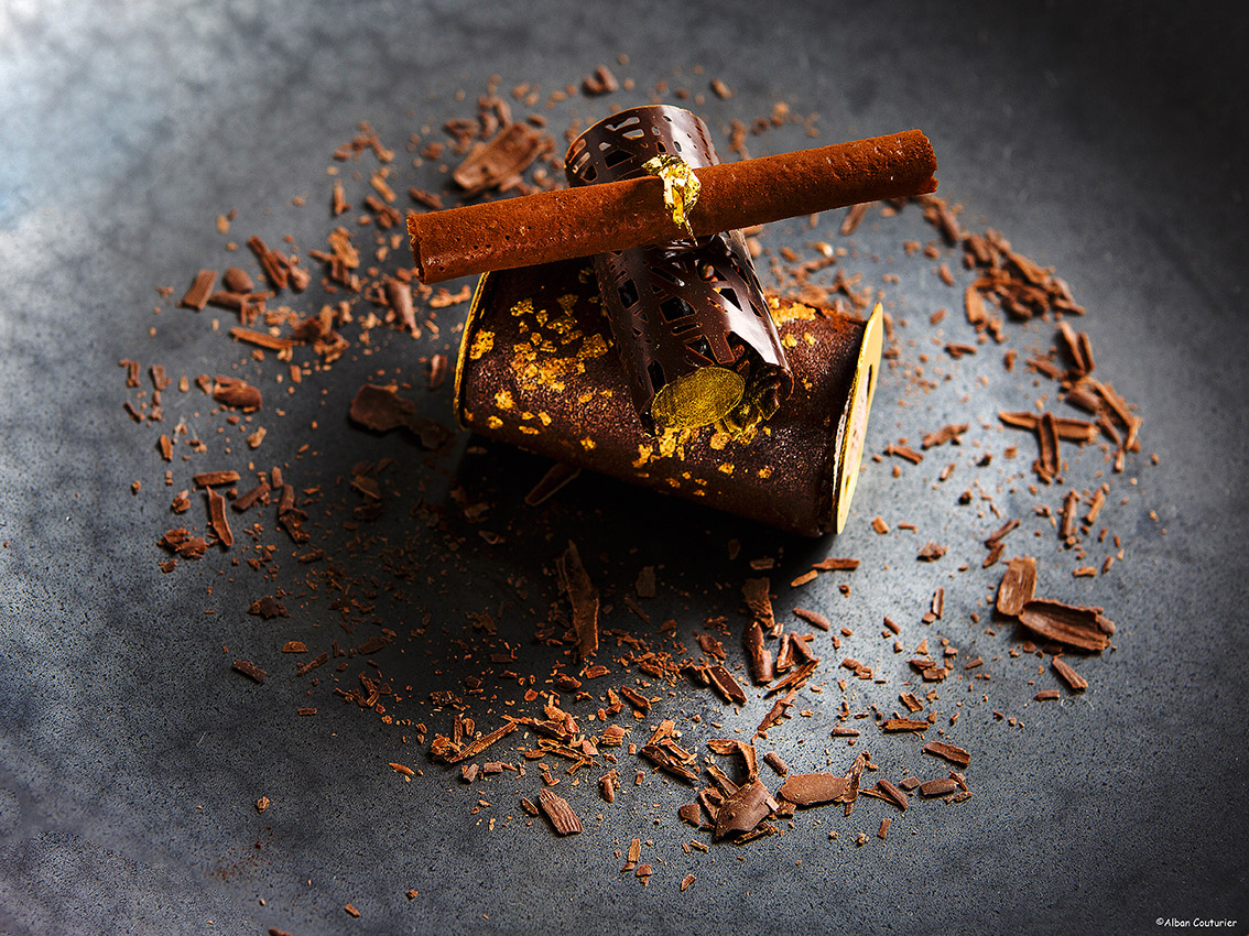 Douceur au chocolat, Hugo Correia pour julien Roucheteau, epoque la table du Lancaster©Alban Couturier