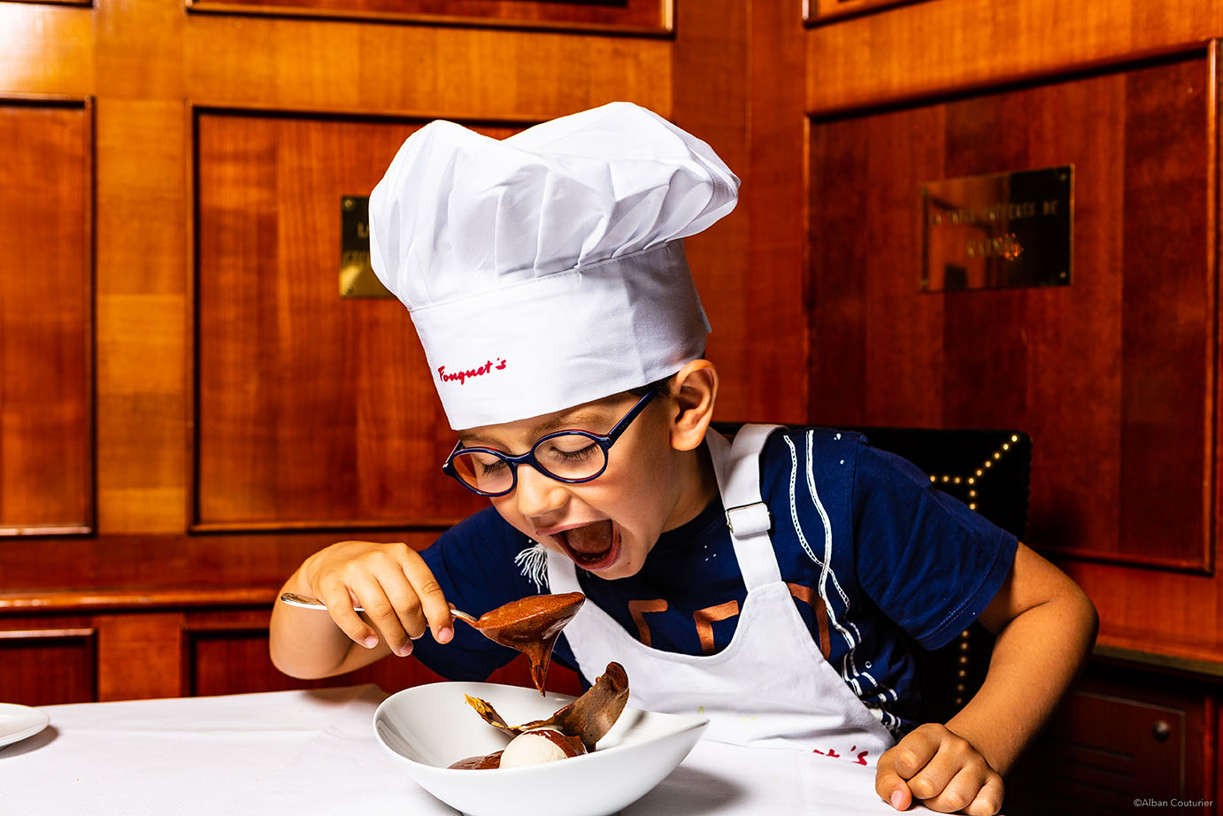 Portrait enfant, Gourmandise et chocolat, Fouquets Paris ©Alban Couturier