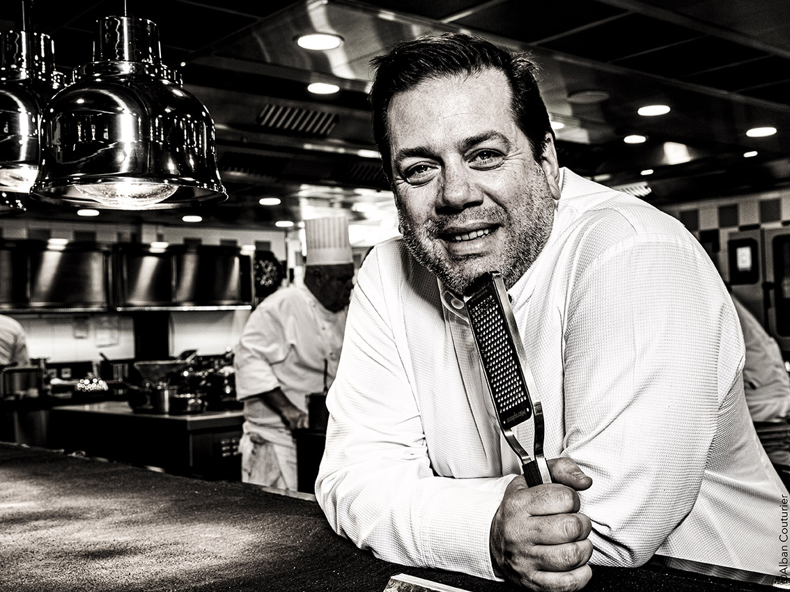 Portrait du chef Arnaud Lallement, l'Assiette Champenoise, 3 etoiles au guide Michelin, ©Alban Couturier